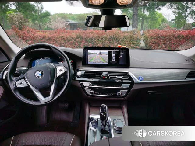 BMW 5 series 2021 Черный из Китая, фото 3