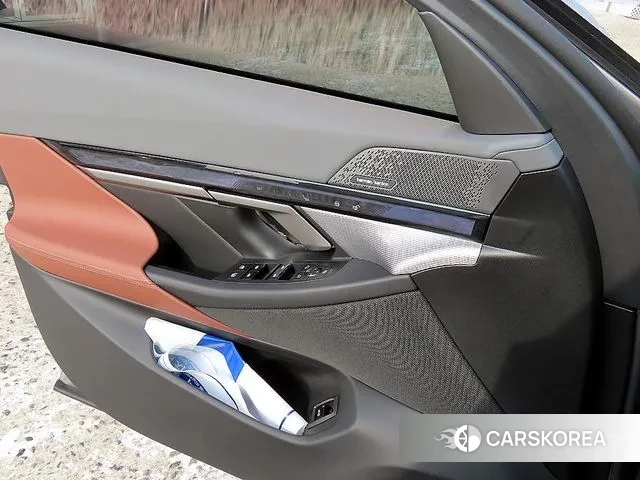 BMW 5 Series (G60) 2025 Серый из Кореи, фото 3