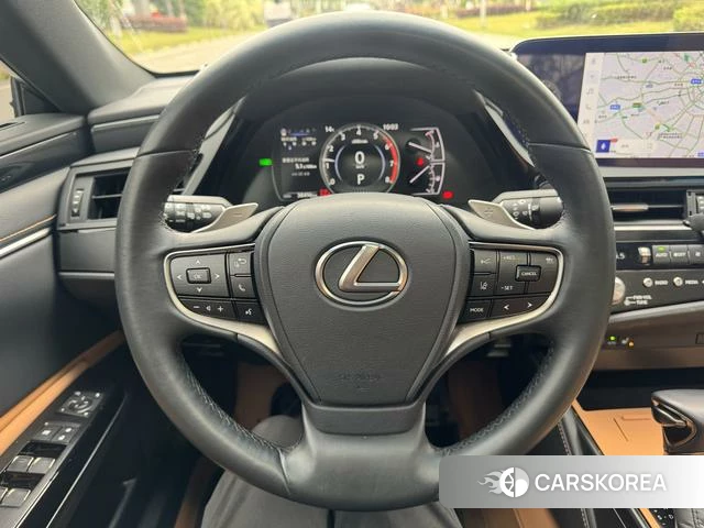 Lexus ES 2024 Серебристо-серый из Китая, фото 3