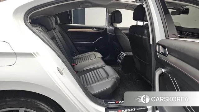 Volkswagen Passat GT (B8) 2021 Белый из Кореи, фото 3