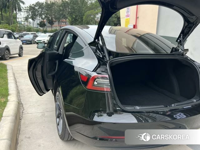 Tesla Model 3 2023 Черный из Китая, фото 3