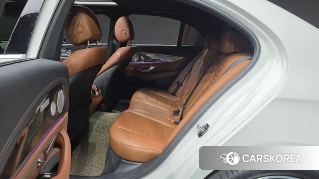 Mercedes-Benz E-Class W213 2018 Белый из Кореи, фото 3