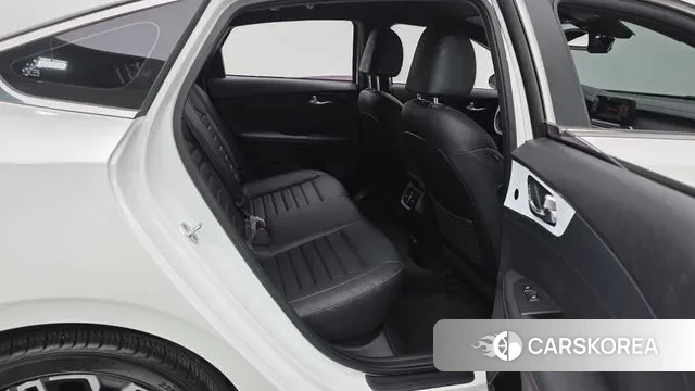 Kia The New K3 2nd generation 2021 Белый из Кореи, фото 3