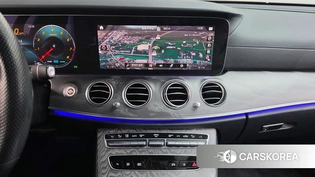 Mercedes-Benz E-Class W213 2021 Серый из Кореи, фото 3