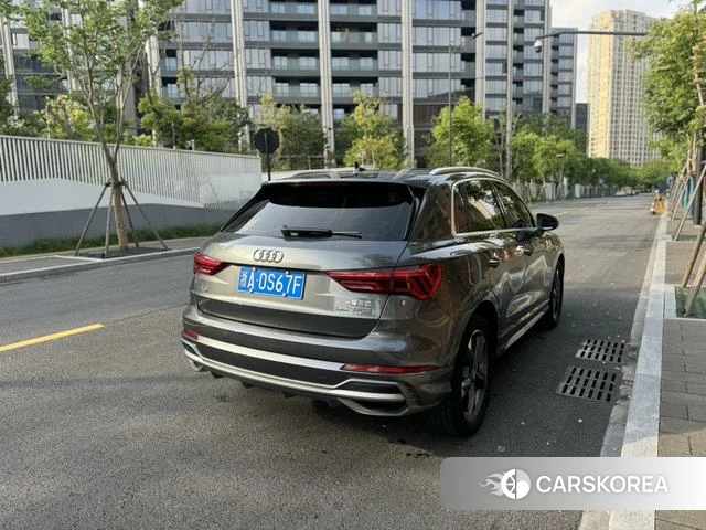 Audi Q3 2021 Темно-серый из Китая, фото 3