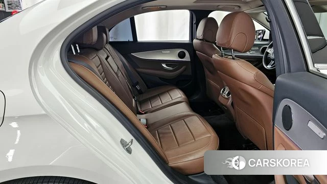 Mercedes-Benz E-Class W213 2018 Белый из Кореи, фото 3