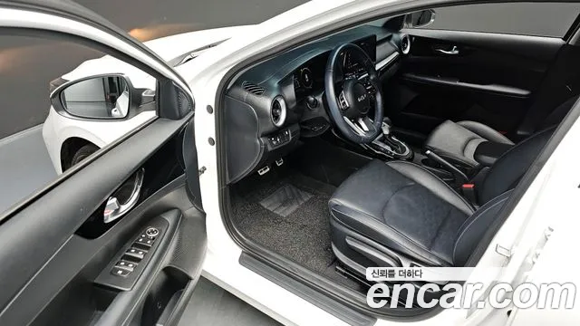 Kia The New K3 2nd generation 2023 Белый из Кореи, фото 3