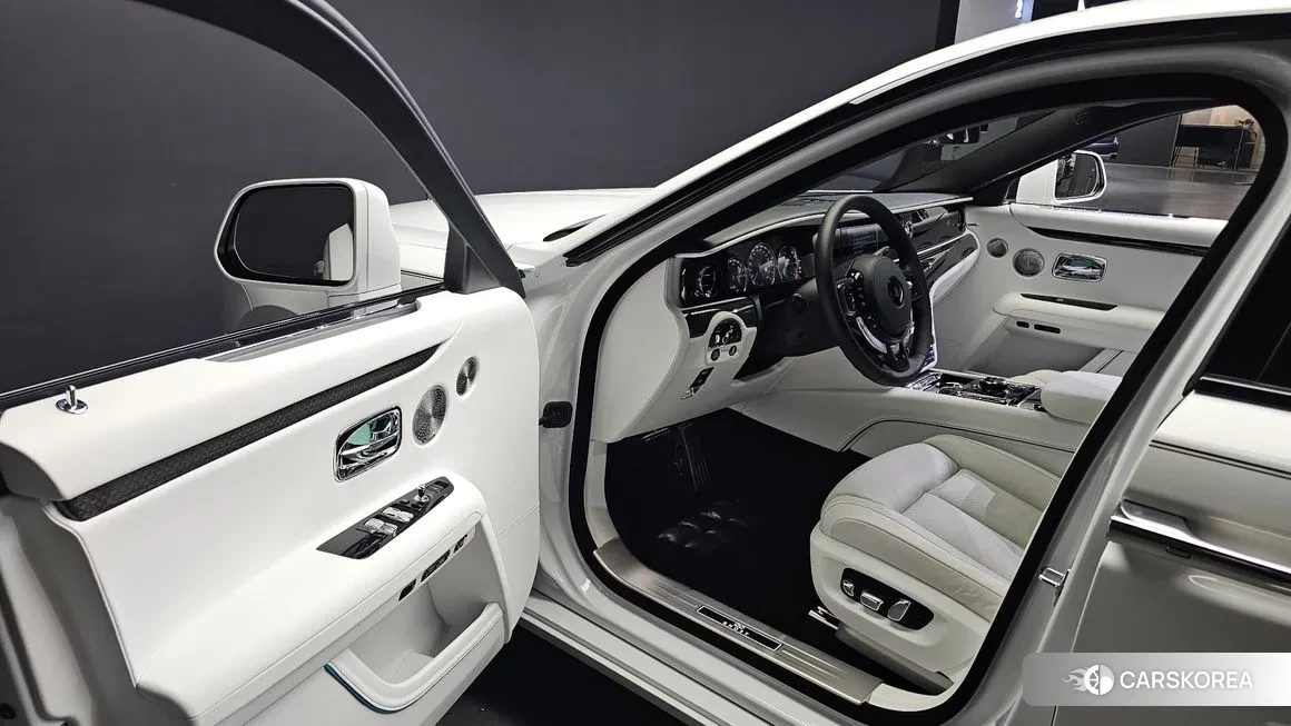 Rolls-Royce Ghost 2nd Generation 2023 Белый из Кореи, фото 3