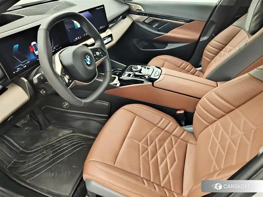 BMW 5 series 2024 Белый из Китая, фото 3