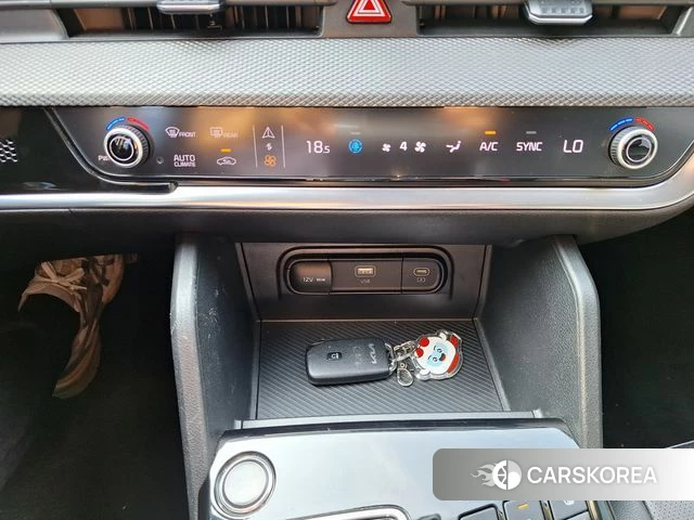 Kia Sportage 5th Generation 2022 Белый из Кореи, фото 3