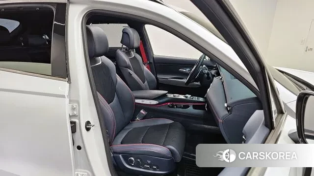 Genesis GV70 2023 Белый из Кореи, фото 3