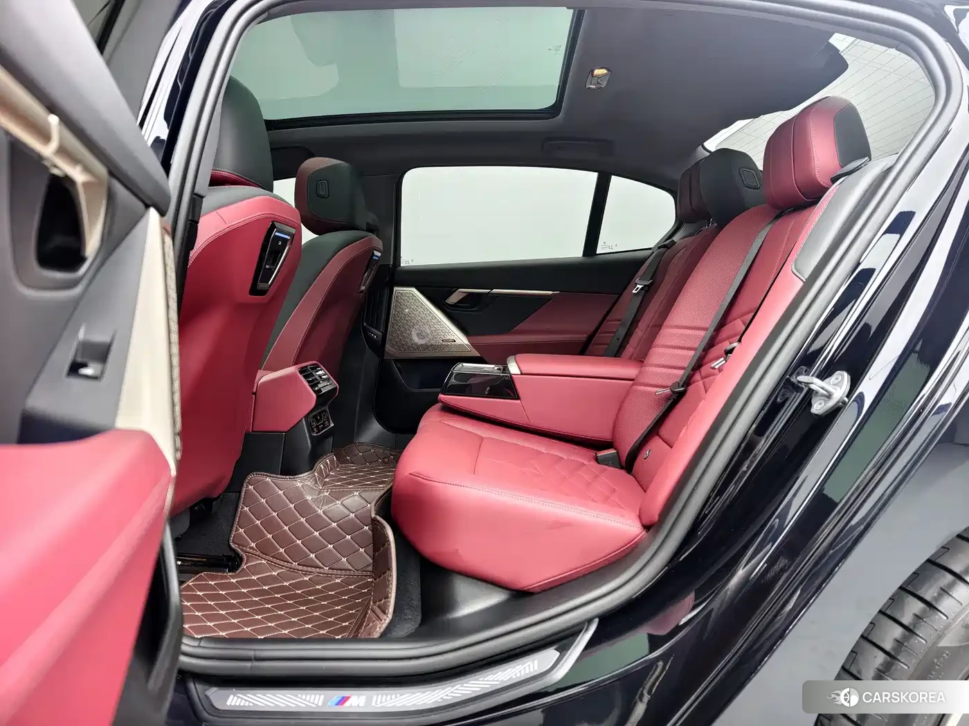 BMW 5 series 2024 Черный из Китая, фото 3