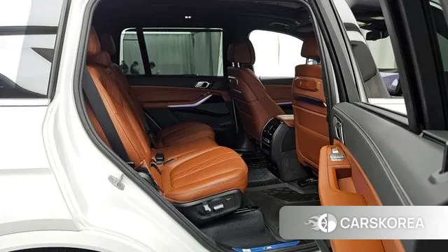 BMW X7 (G07) 2024 Белый из Кореи, фото 3