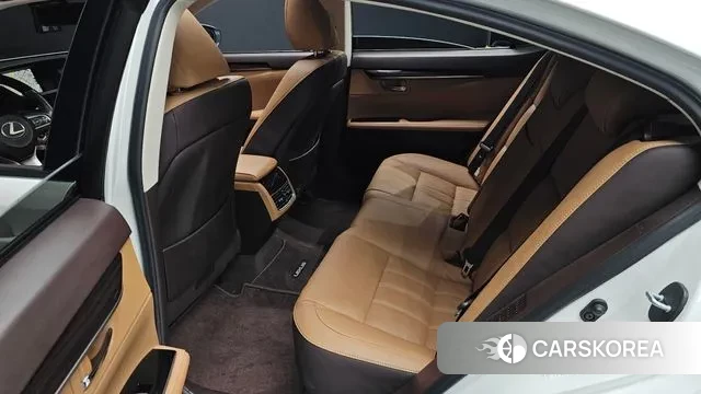 Lexus New ES300h 2018 Белый из Кореи, фото 3