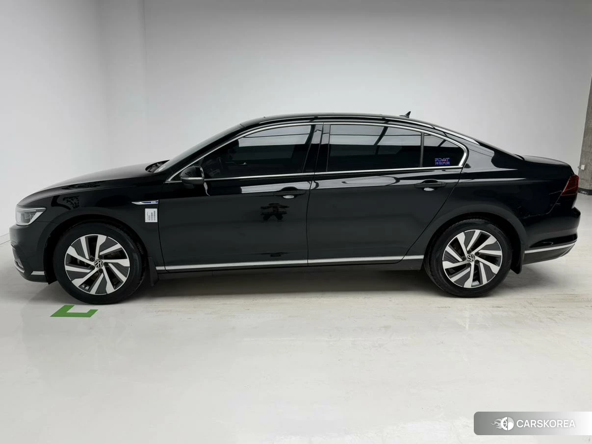 Volkswagen Magotan PHEV 2021 Черный из Китая, фото 3