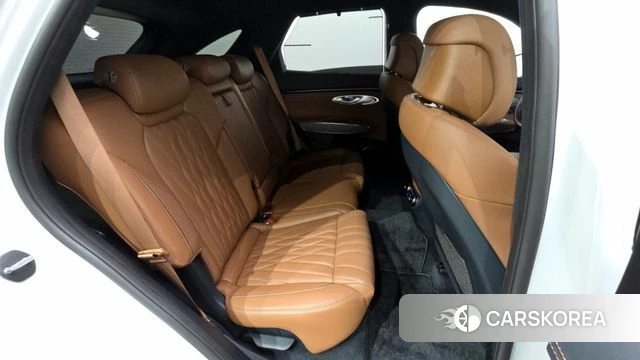 Genesis GV70 2023 Белый из Кореи, фото 3