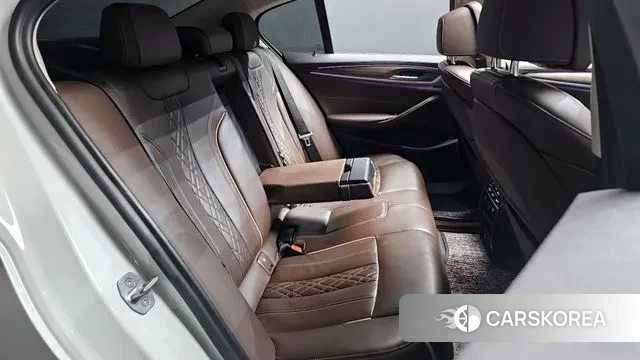 BMW 5 Series (G30) 2019 Белый из Кореи, фото 3