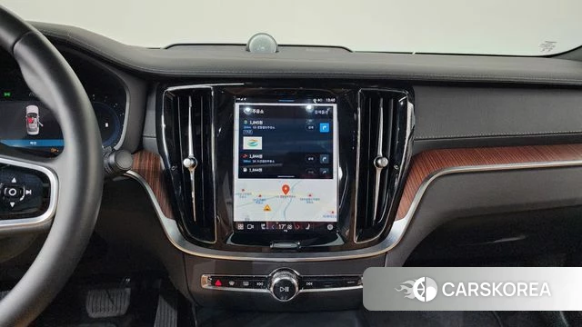 Volvo S60 3rd generation 2023 Белый из Кореи, фото 3