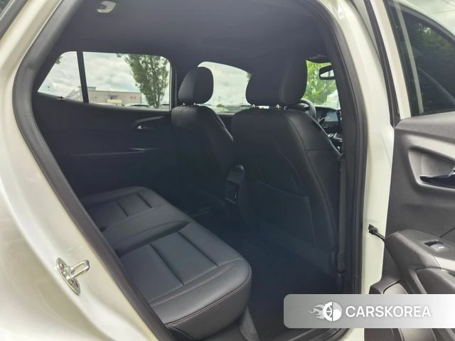Chevrolet (GM Daewoo) Trax Crossover 2025 Белый из Кореи, фото 3