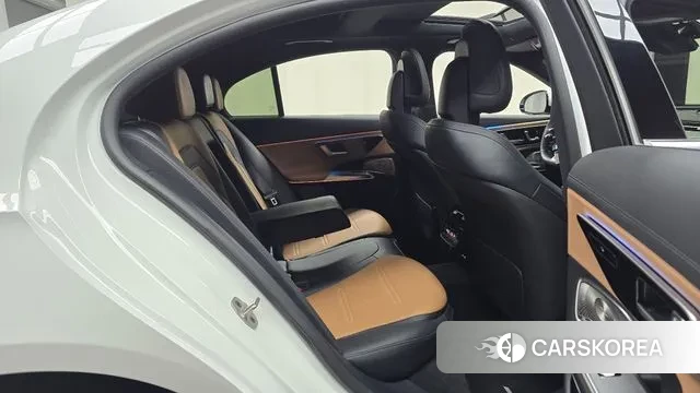 Mercedes-Benz E-Class W214 2025 Белый из Кореи, фото 3