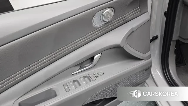 Hyundai The New Avante (CN7) 2024 Серебряный из Кореи, фото 3