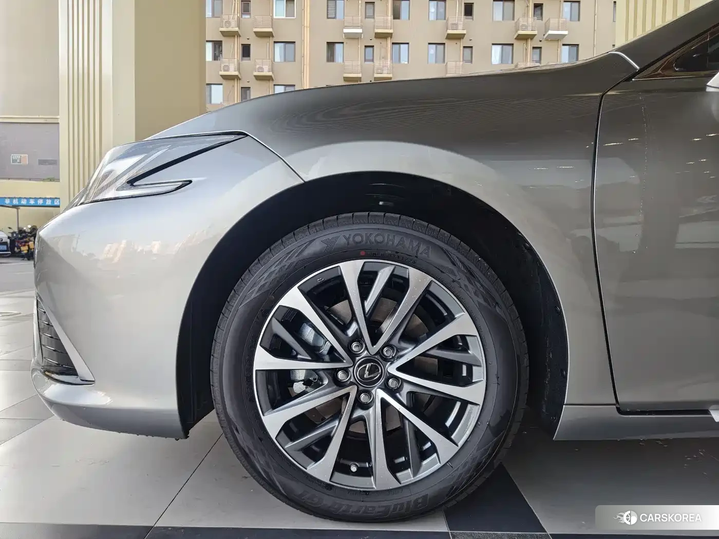Lexus ES 2026 Silver/gray из Китая, фото 3