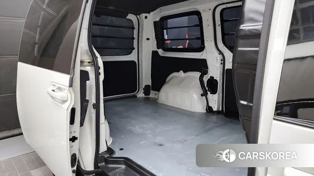 Hyundai Staria 2022 Белый из Кореи, фото 3