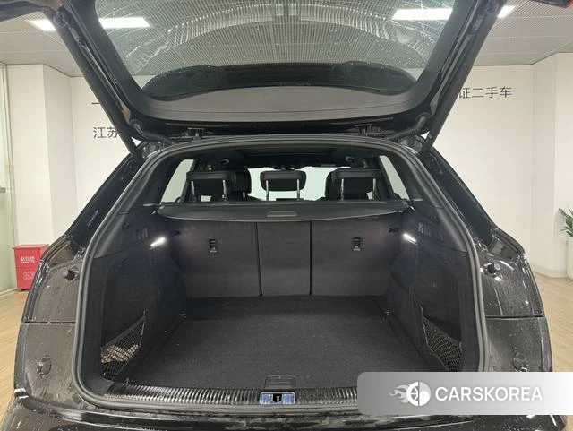 Audi Q5L 2025 Черный из Китая, фото 3