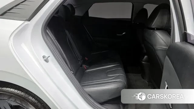 Hyundai Avante Hybrid (CN7) 2022 Белый из Кореи, фото 3