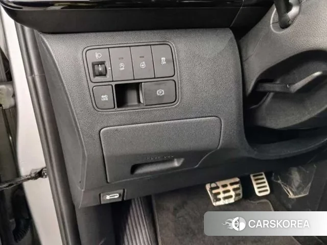 Hyundai Staria 2023 Серебристо-серый из Кореи, фото 3