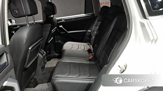 Volkswagen Tiguan second Generation 2020 Белый из Кореи, фото 3
