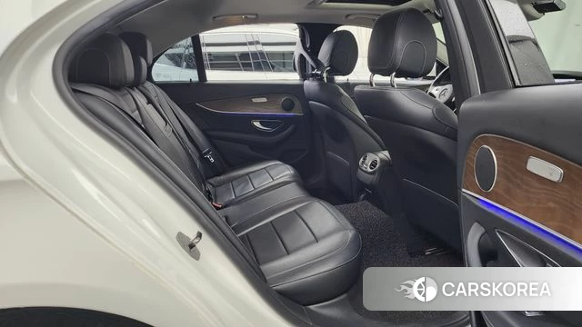 Mercedes-Benz E-Class W213 2018 Белый из Кореи, фото 3