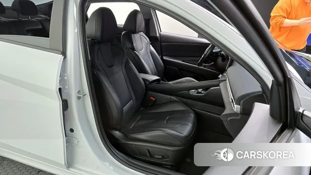 Hyundai Avante Hybrid (CN7) 2022 Белый из Кореи, фото 3