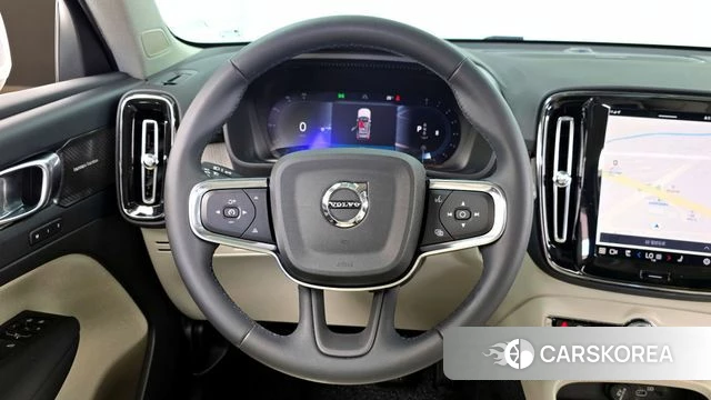 Volvo XC40 2024 Белый из Кореи, фото 3