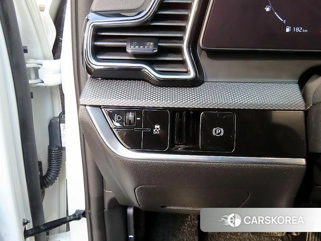 Kia Sportage 5th Generation 2023 Белый из Кореи, фото 3