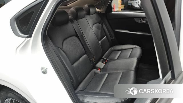 Kia The New K3 2nd generation 2022 Белый из Кореи, фото 3