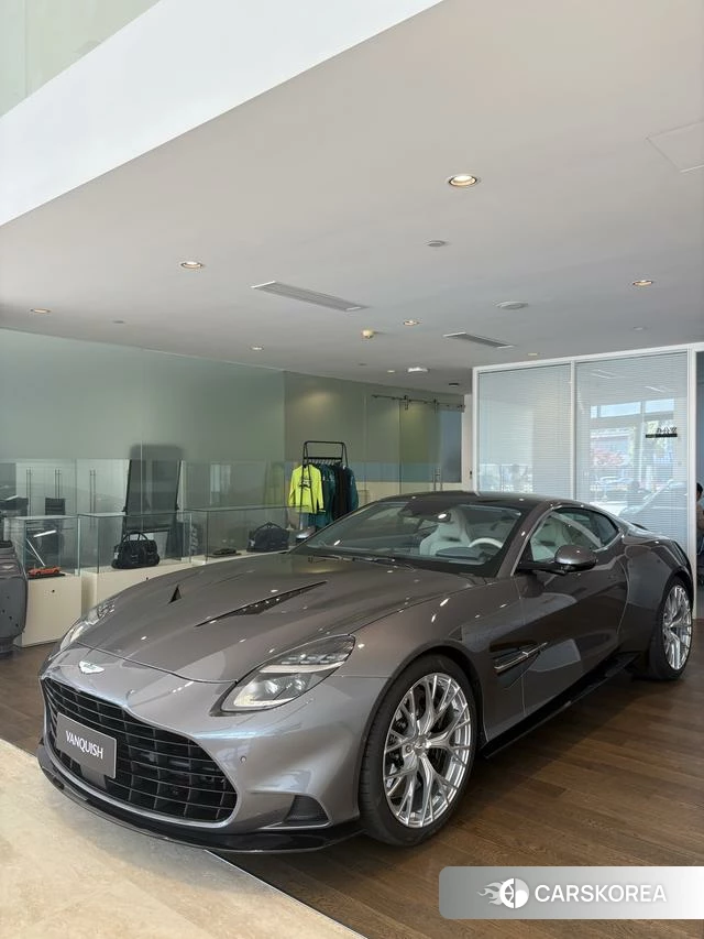 Aston Martin Vanquish 2025 Другой из Китая, фото 3