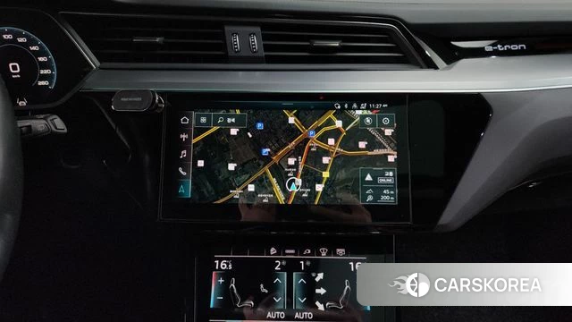 Audi e-Tron 2021 Белый из Кореи, фото 3