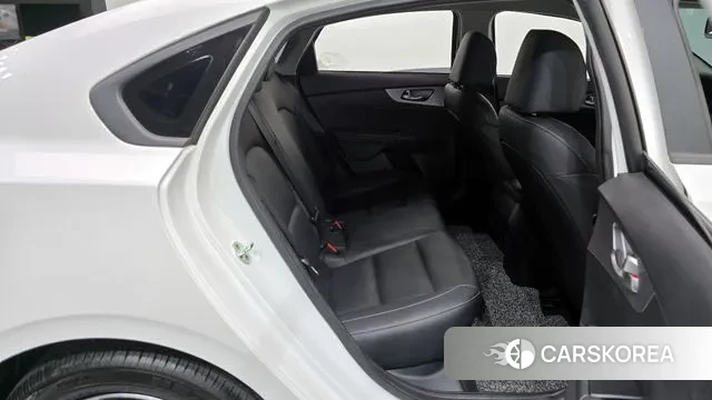 Kia The New K3 2nd generation 2021 Белый из Кореи, фото 3