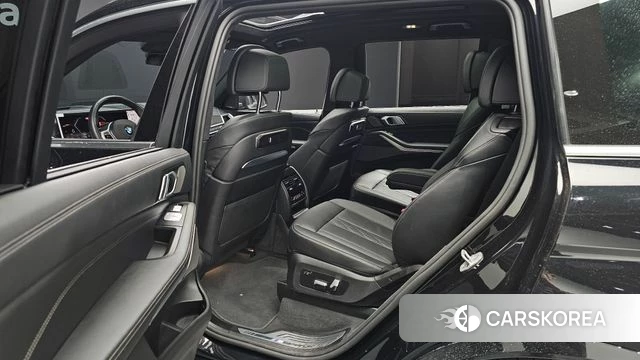 BMW X7 (G07) 2025 Черный из Кореи, фото 3