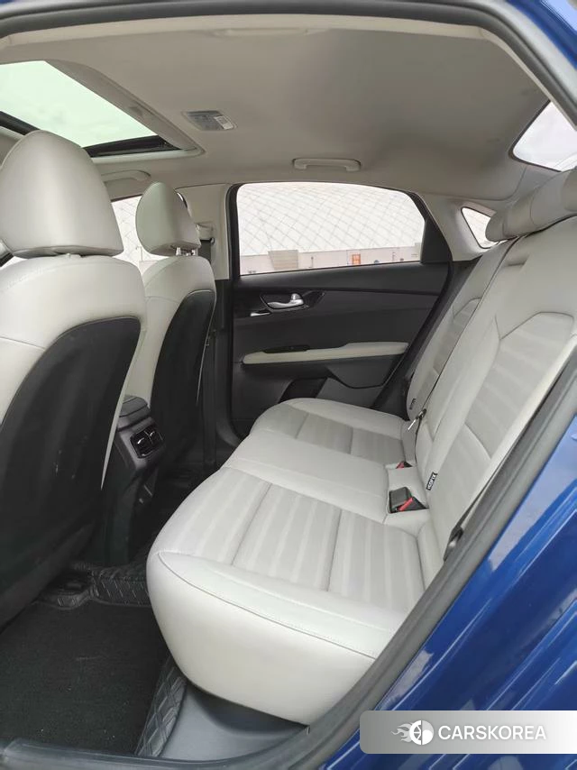 Kia K3 2023 Синий из Китая, фото 3
