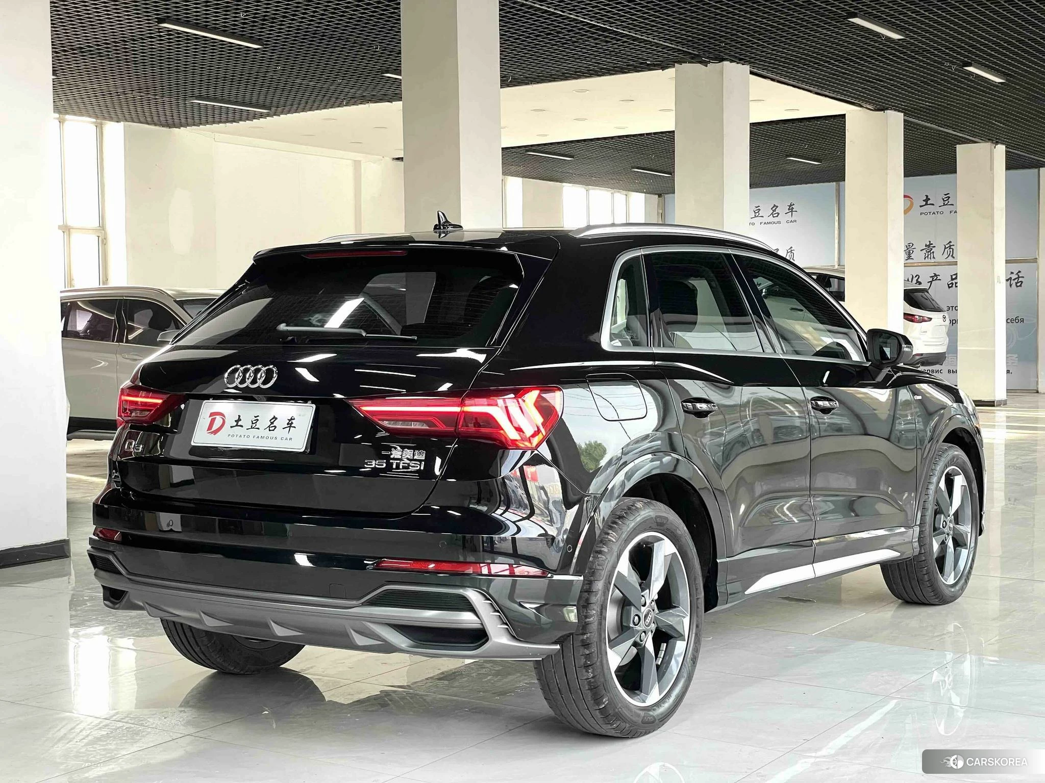 Audi Q3 2023 Черный из Китая, фото 3