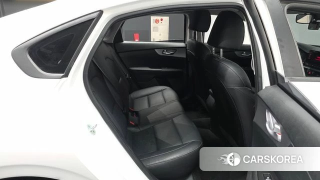 Kia The New K3 2nd generation 2022 Белый из Кореи, фото 3