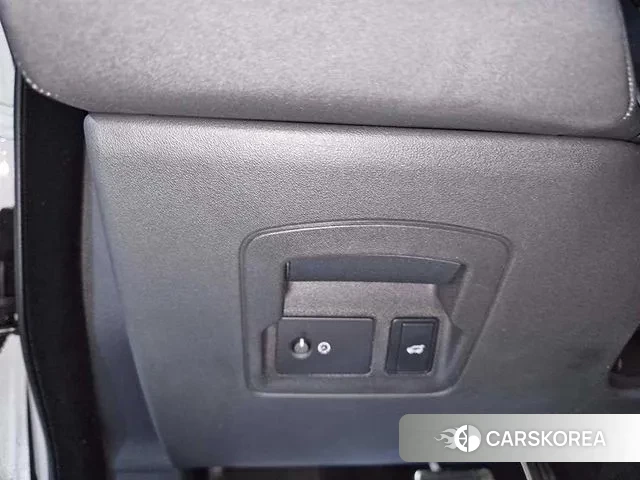 Land Rover Range Rover Velar 2024 Белый из Кореи, фото 3