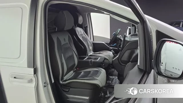 Hyundai Staria 2024 Белый из Кореи, фото 3