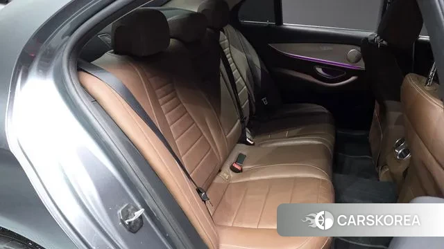 Mercedes-Benz E-Class W213 2018 Серый из Кореи, фото 3