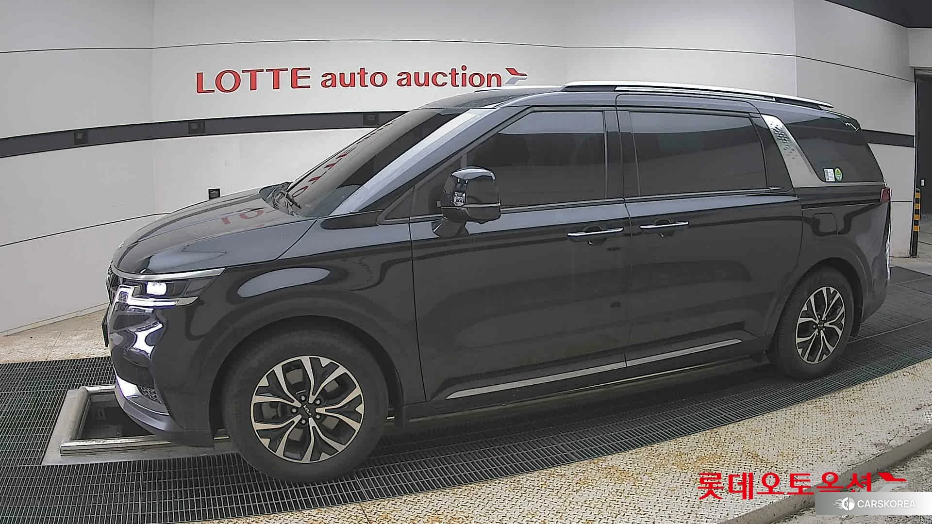 Kia Carnival 2023 Черный из Кореи, фото 3