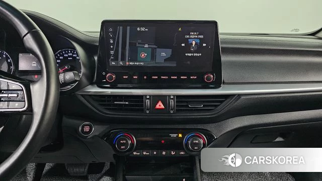 Kia The New K3 2nd generation 2022 Белый из Кореи, фото 3