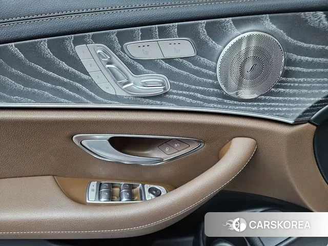 Mercedes-Benz E-Class W213 2022 Белый из Кореи, фото 3