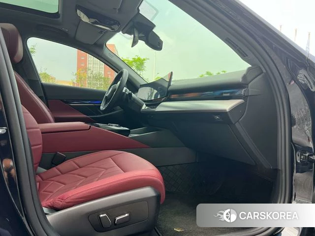 BMW 5 series 2024 Черный из Китая, фото 3